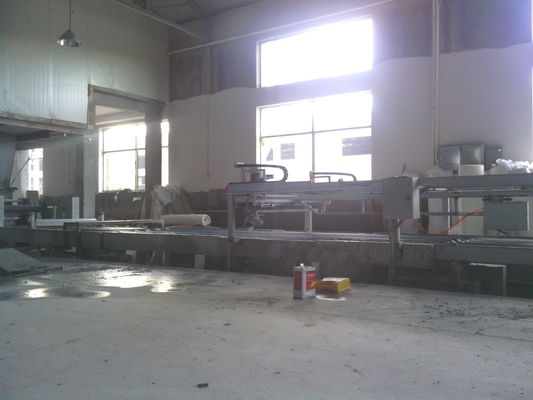 Maszyna do produkcji lekkich paneli ściennych typu Sandwich z podwójnym napędem i technologią wytłaczania za pomocą podwójnych wałków