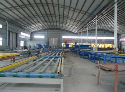 Lekkie maszyny do produkcji paneli drzwiowych MGO do materiałów złożonych 1 rok gwarancji