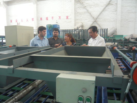 Maszyna do produkcji płyt warstwowych ze stalową konstrukcją dla grubości 1 - 15 cm, szerokości regulowanej 0.6 - 1.2 m