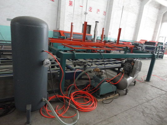 Maszyna do produkcji paneli warstwowych w orientacji poziomej, maszyna do formowania paneli ściennych MGO i blach dachowych