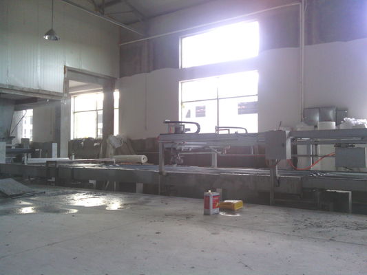 Maszyna do produkcji lekkich paneli ściennych typu Sandwich z podwójnym napędem i technologią wytłaczania za pomocą podwójnych wałków