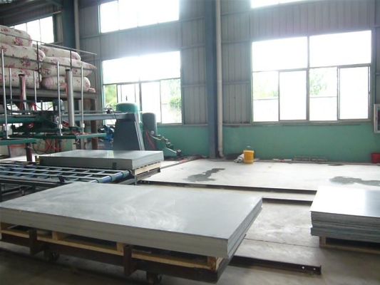 Półautomatyczna maszyna do formowania płytek dachowych z hydraulicznym systemem pneumatycznym