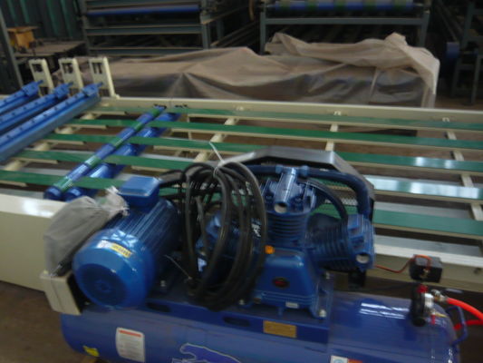 Energooszczędna konstrukcja stalowa 1,5 * 18 m Maszyny do tworzenia drzwi do drzwi z włókna cementowego