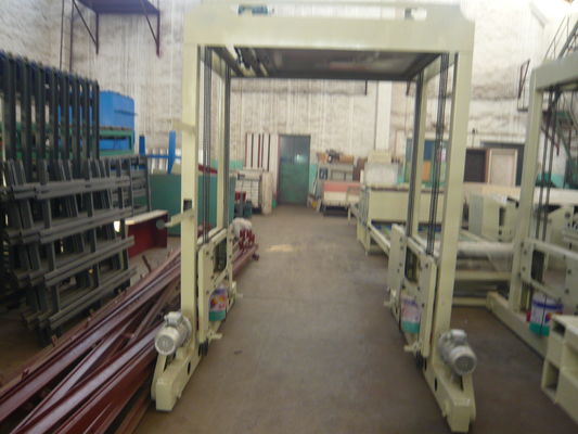 Maszyna do formowania płyt ściennych o lekkiej masie dla surowca Mgo / Mgcl / Fiber Glass Mesh