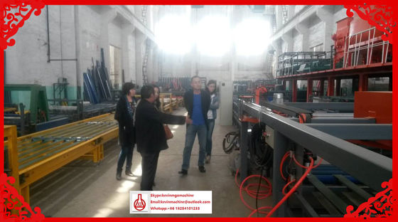 Maszyna do tworzenia płyt z tablicą Mgo z całkowicie automatycznym systemem mieszania i piłą do cięcia