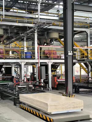 Maszyna do formowania paneli ściennych wyposażona w linię produkcyjną płyt podkładowych z izolacją XPS