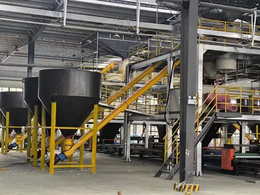 Wymagany przez klienta kolor paneli ściennych XPS Izolacja płytek płytkowych linii produkcyjnych