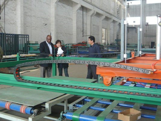 Automatyczna maszyna do wypełniania płyt z kanapkami z cementem i tworzenie proszku talkowego