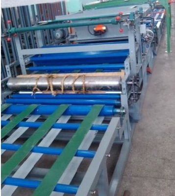 PLC Półautomatyczna maszyna do produkcji płyt cementu magnezowego Niski hałas