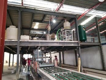 Prefabrykowana maszyna do robienia kanapek, maszyna automatyczna do robienia kanapek.