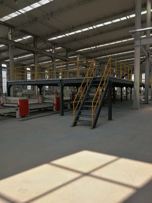 W pełni automatyczna maszyna do produkcji płyt warstwowych z wypełnieniem z piasku o wydajności 3000 mkw i większej