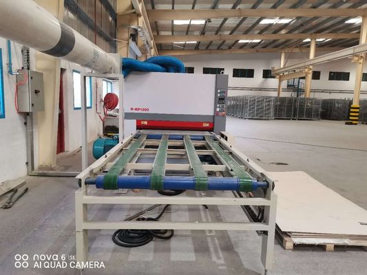 Maszyna do laminowania płyt gipsowych, płyt klejowych i płyt mgo